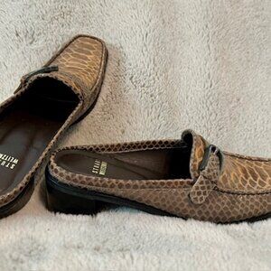 Stuart Weitzman crocodile loafer oxford shoe 1-1/2in heel size 8M